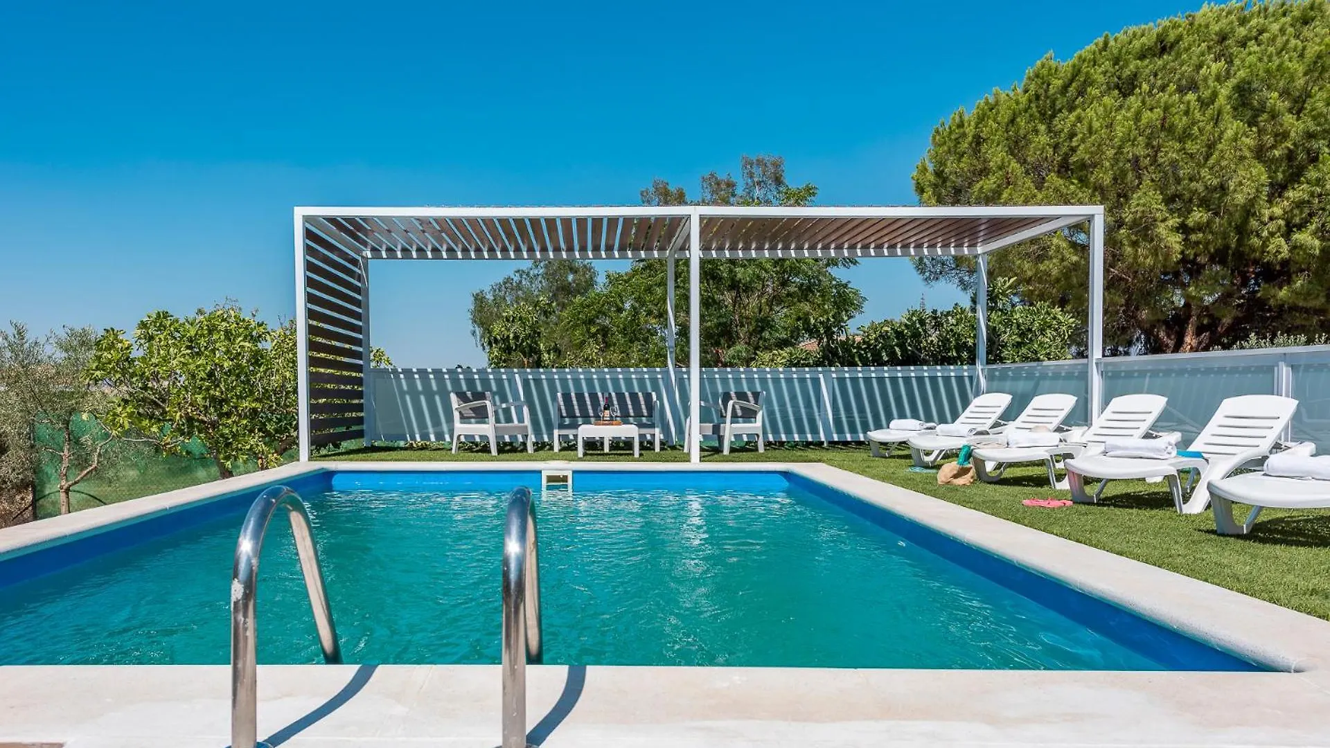 Casa Rural Adalid La Puebla de Cazalla Feriehus